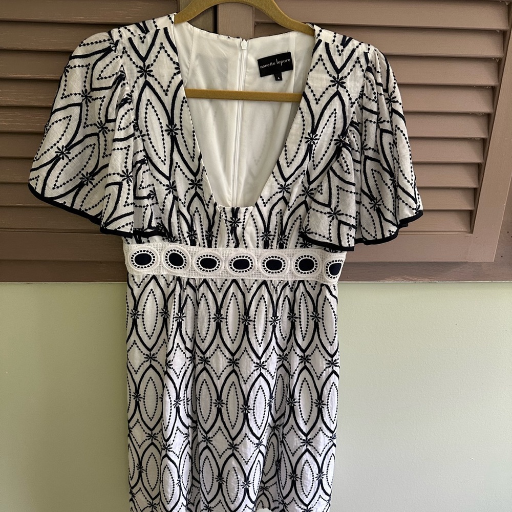 NANETTE LEPORE Summer White Navy  Mini Dress Size 4